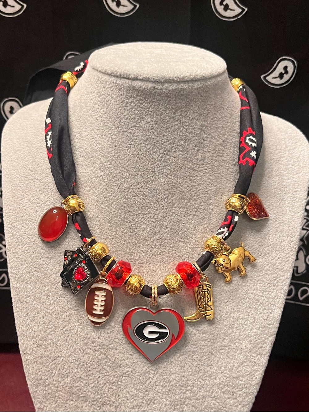 University of Georgia Black Bandana Charm Necklace, UGA, Georgia Bulldogs, 28” - Picture 6 of 7